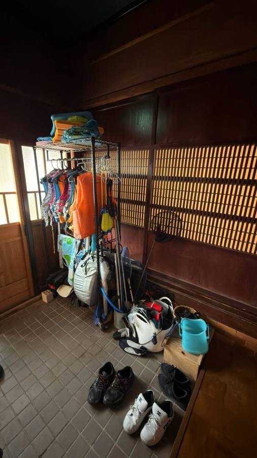 玄関のライフジャケット収納