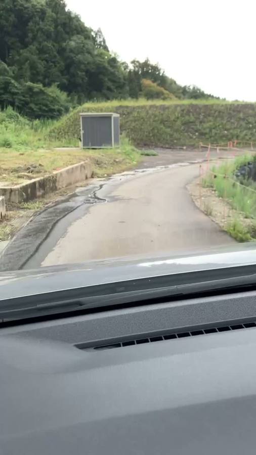 車窓から見た資材置き場