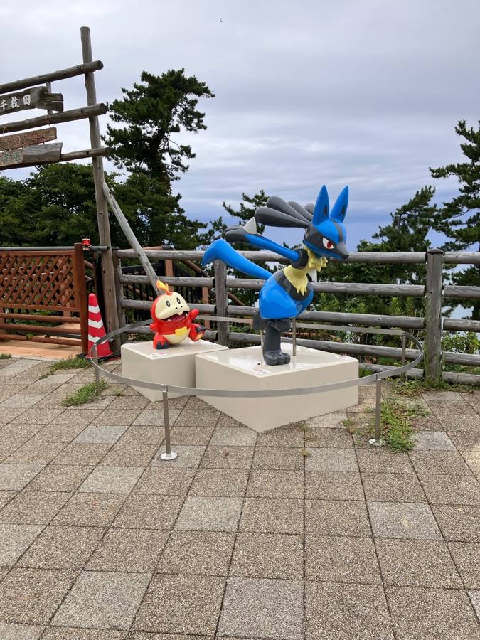 千枚田入口のポケモン像