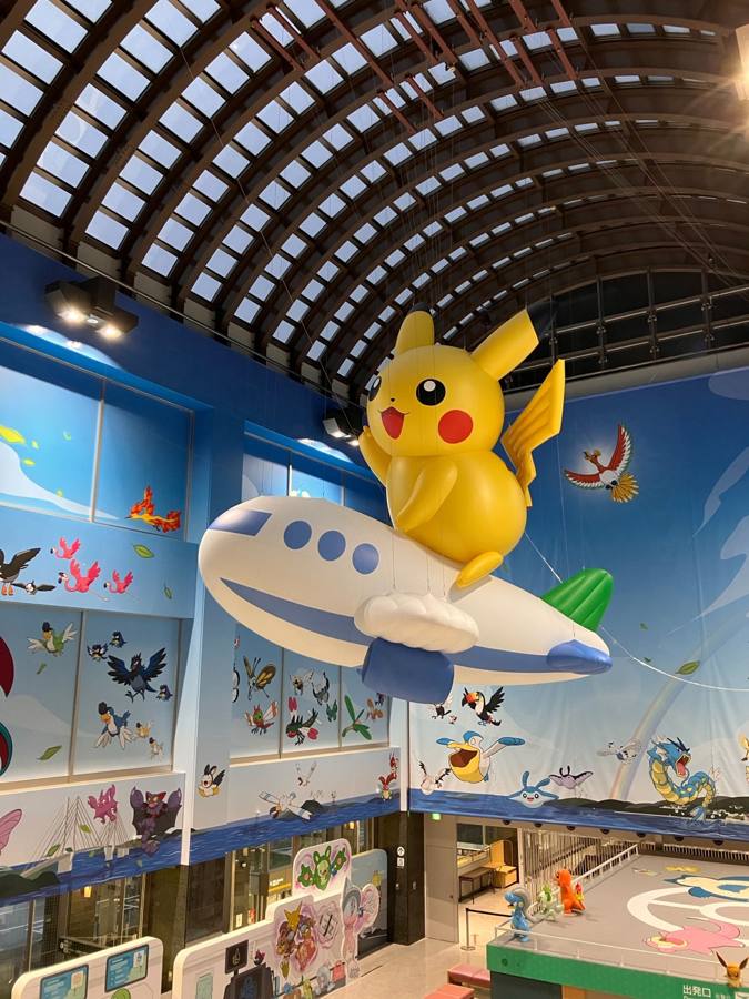 ピカチュウ飛行機オブジェ別角度